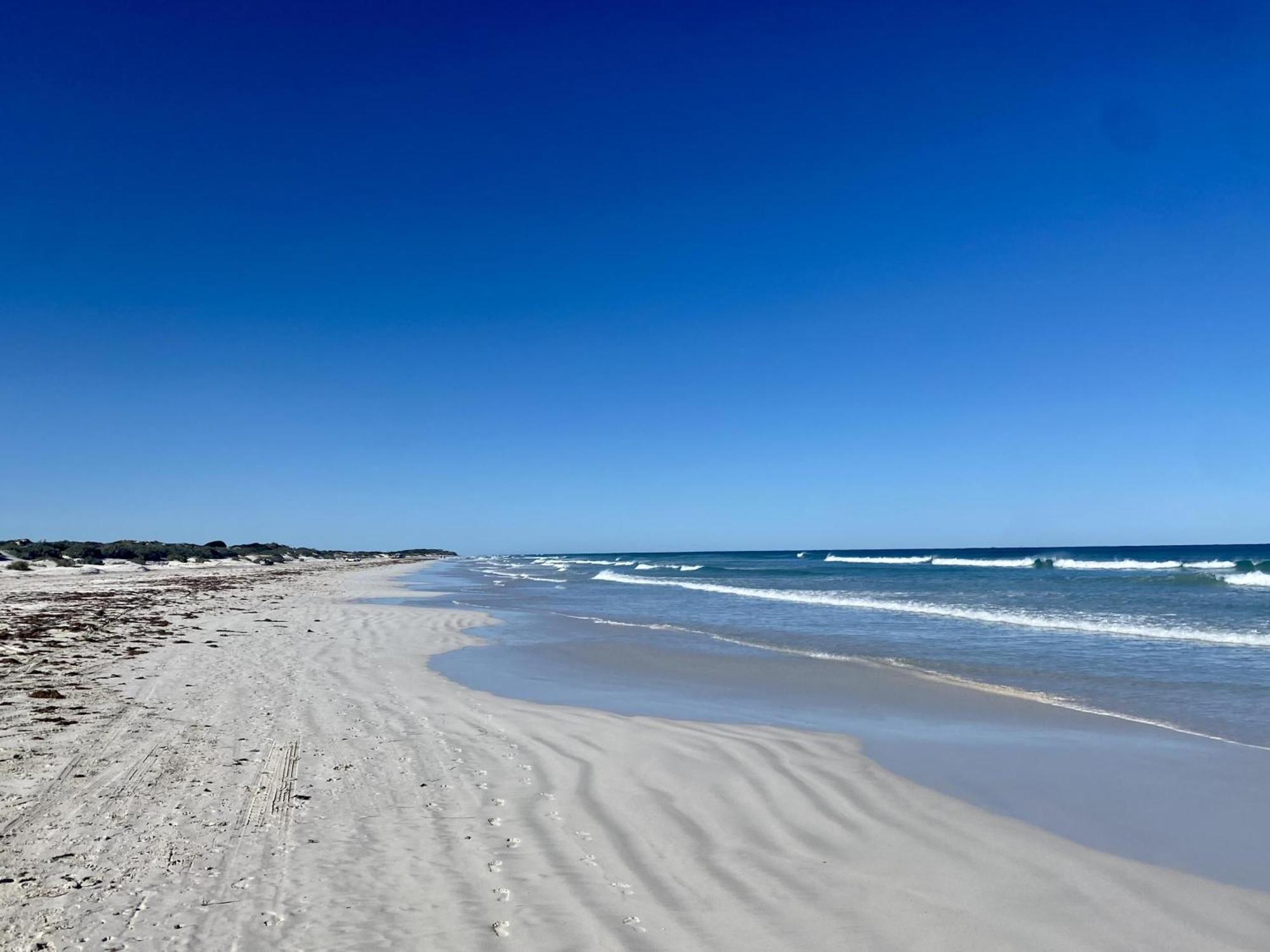 Port Denison Beach Resort Exteriör bild